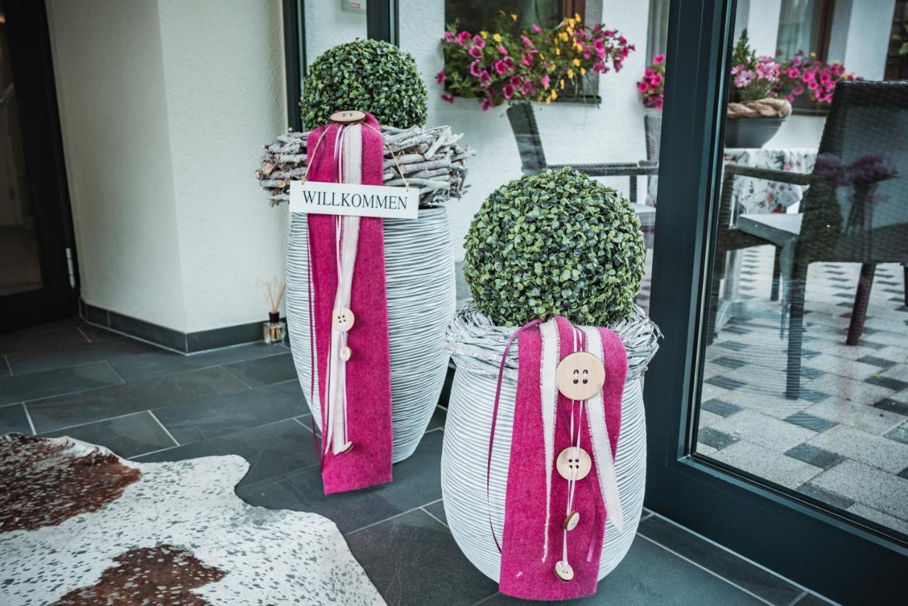Hotel Garni Romantika Sankt Leonhard im Pitztal Ngoại thất bức ảnh