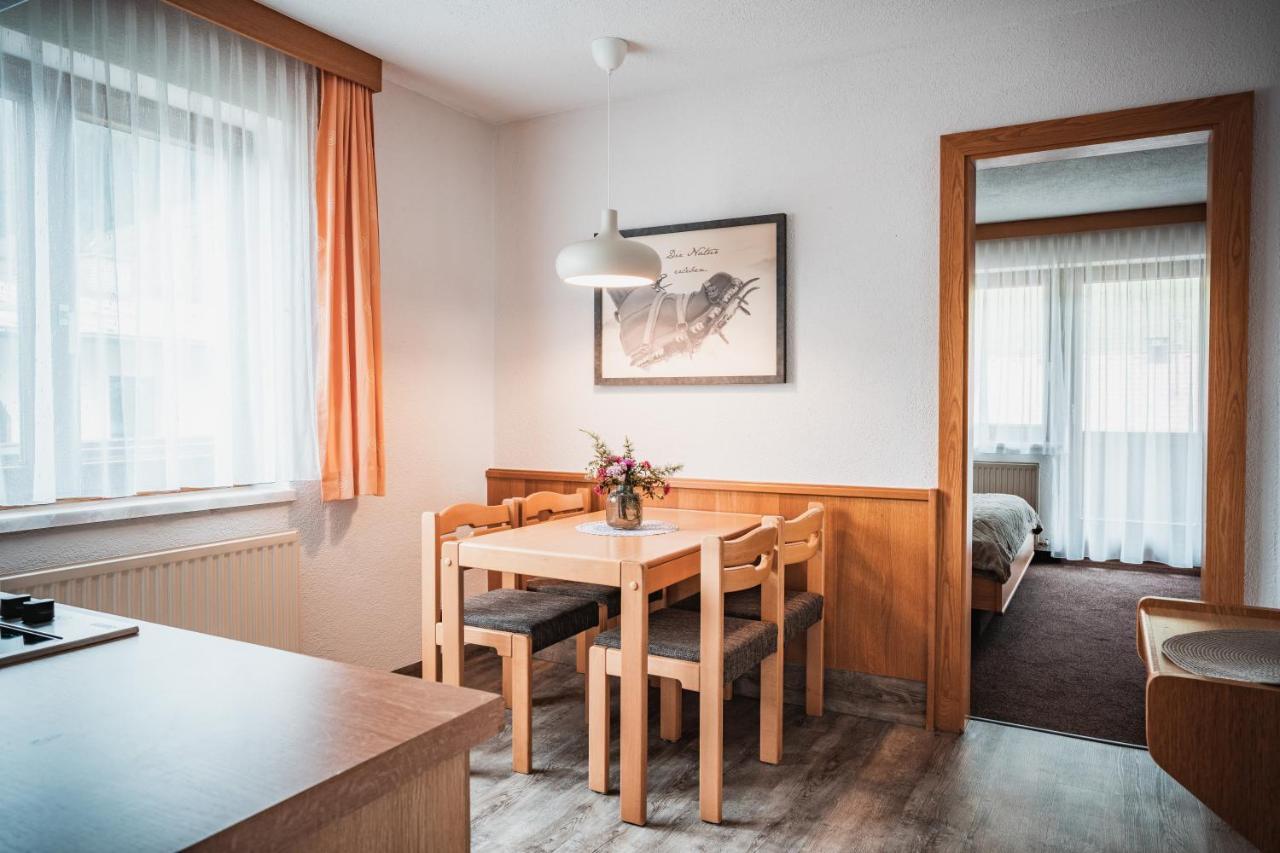 Hotel Garni Romantika Sankt Leonhard im Pitztal Ngoại thất bức ảnh