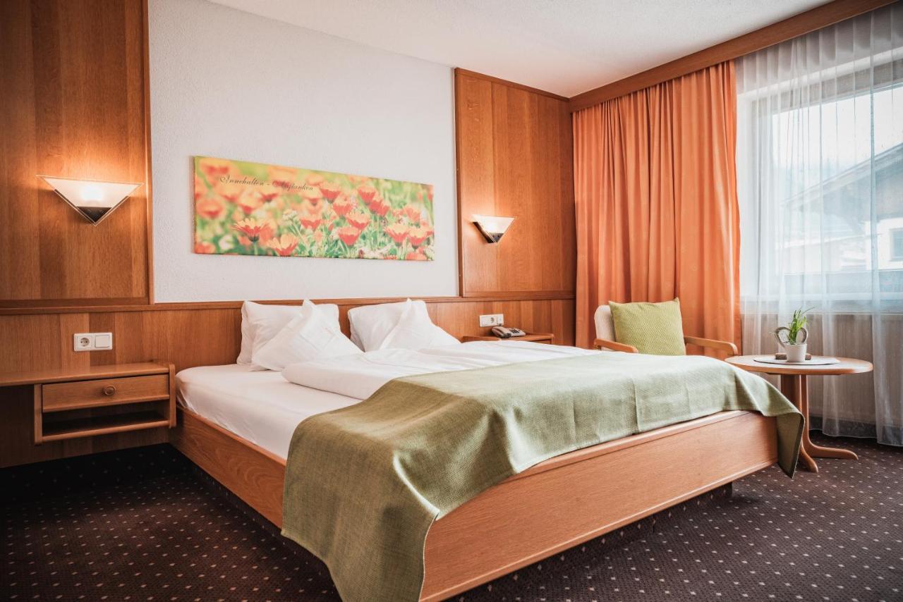 Hotel Garni Romantika Sankt Leonhard im Pitztal Ngoại thất bức ảnh