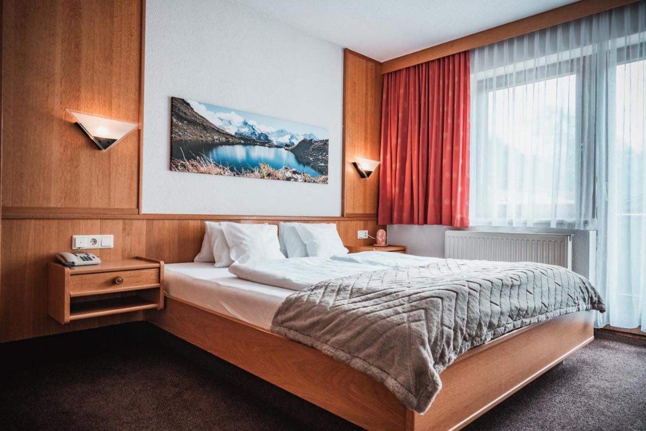 Hotel Garni Romantika Sankt Leonhard im Pitztal Ngoại thất bức ảnh