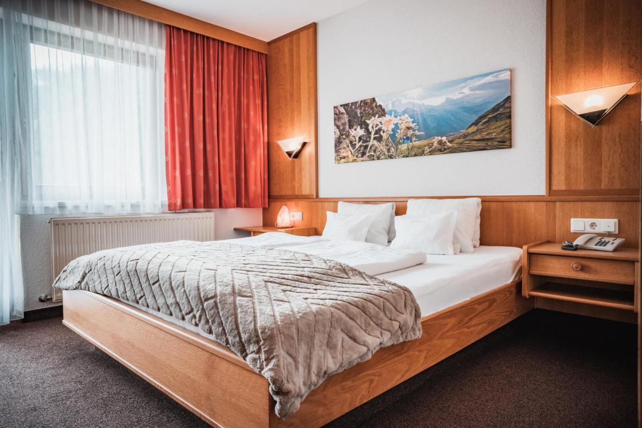 Hotel Garni Romantika Sankt Leonhard im Pitztal Ngoại thất bức ảnh