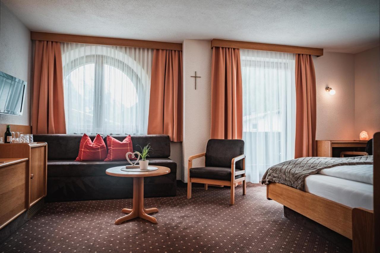 Hotel Garni Romantika Sankt Leonhard im Pitztal Ngoại thất bức ảnh