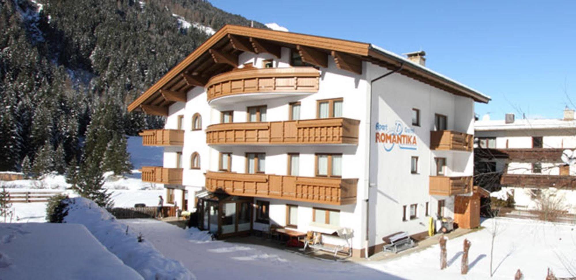 Hotel Garni Romantika Sankt Leonhard im Pitztal Ngoại thất bức ảnh