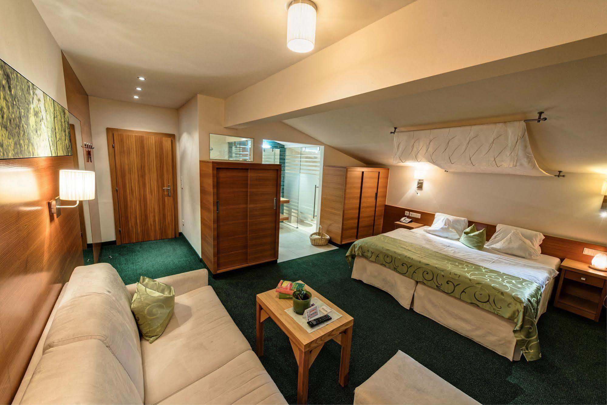 Hotel Garni Romantika Sankt Leonhard im Pitztal Ngoại thất bức ảnh