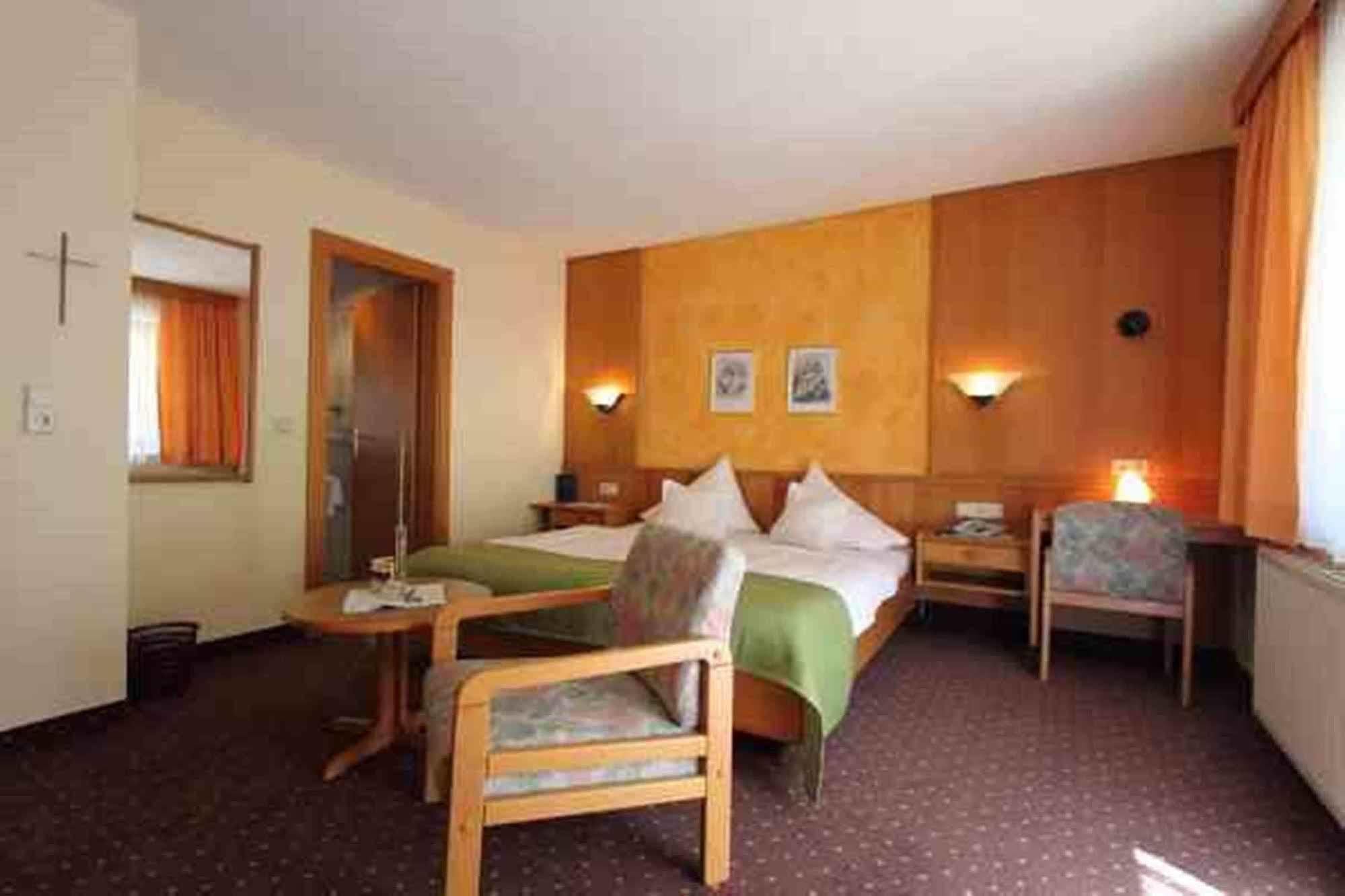 Hotel Garni Romantika Sankt Leonhard im Pitztal Ngoại thất bức ảnh