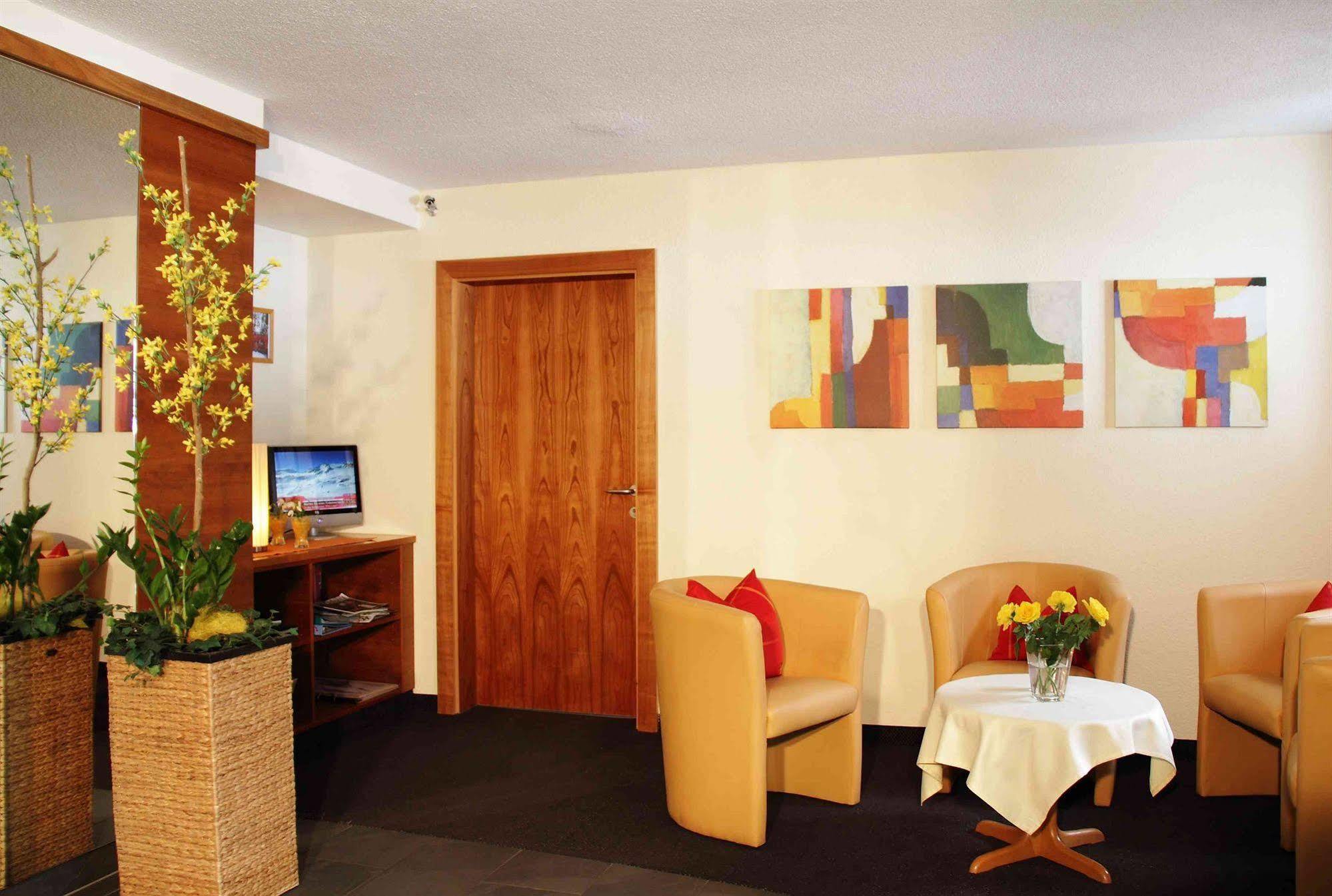 Hotel Garni Romantika Sankt Leonhard im Pitztal Ngoại thất bức ảnh